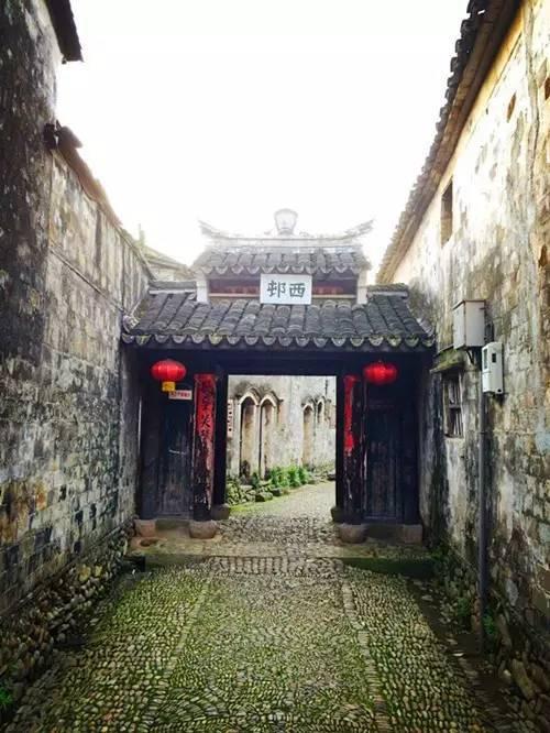 《祈今朝》：即使虞书欣全力以赴，也压不住堪称绝色的00后女二